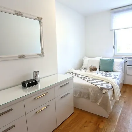 شقة As's سبليت